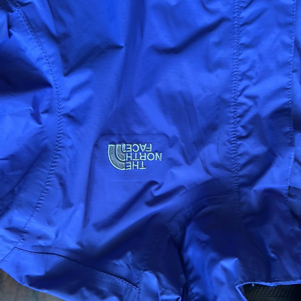 The North Face HyVent Navy Blue Raincoat Girl’s Size Large With Hood - Picture 10 of 10